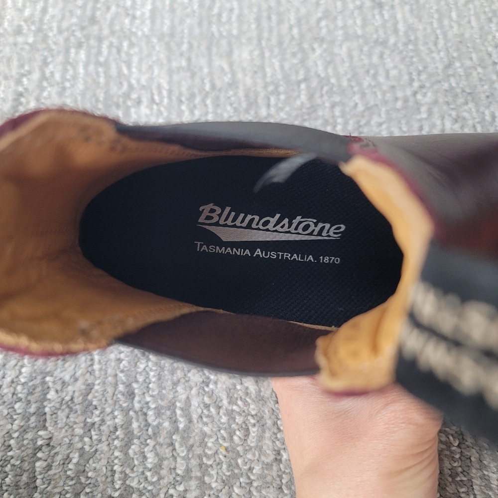 Blundstone Chelsea Boots in Dark Brown and Black - Picture 13 of 15